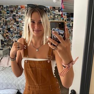 Meet your Posher, Brooke